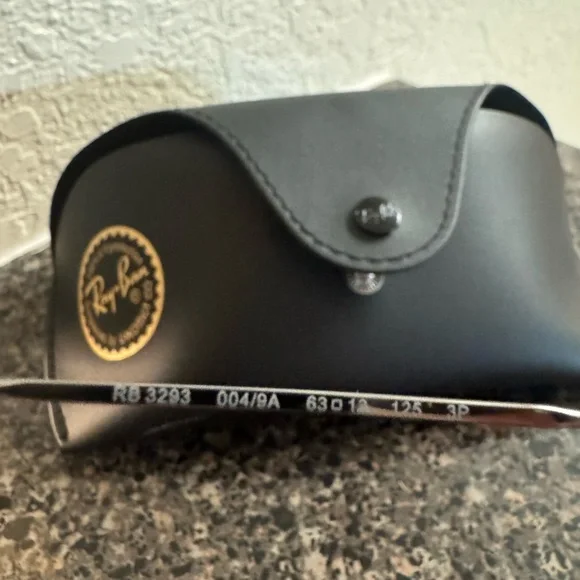 Ray-Ban Black Aviator Sunglasses with Case - Picture 5 of 5